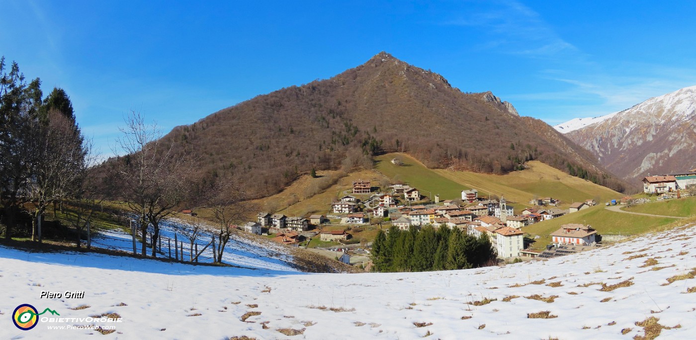 04 Dal Roccolo Valpiana e il suo Monte Castello.jpg